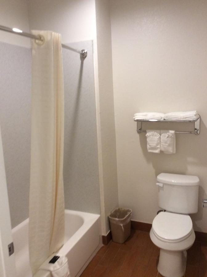 Regency Inn & Suites- Nw Houston Jersey Village Habitación foto