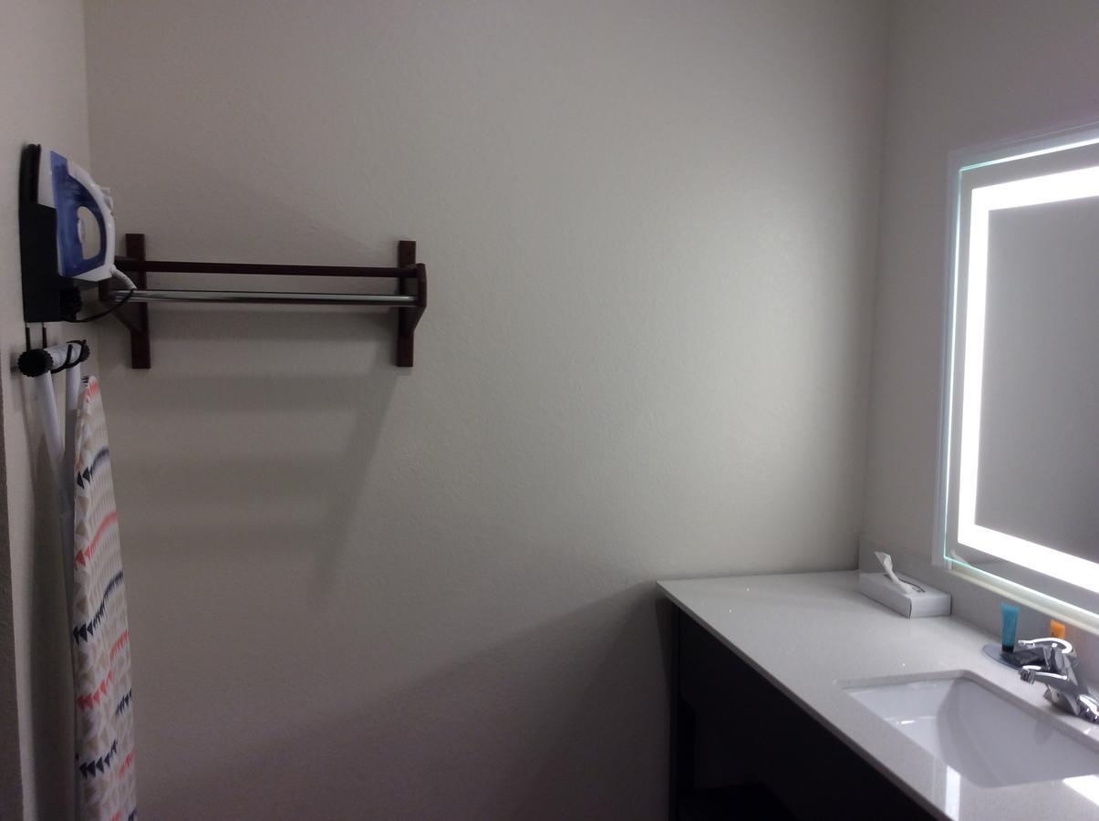 Regency Inn & Suites- Nw Houston Jersey Village Habitación foto